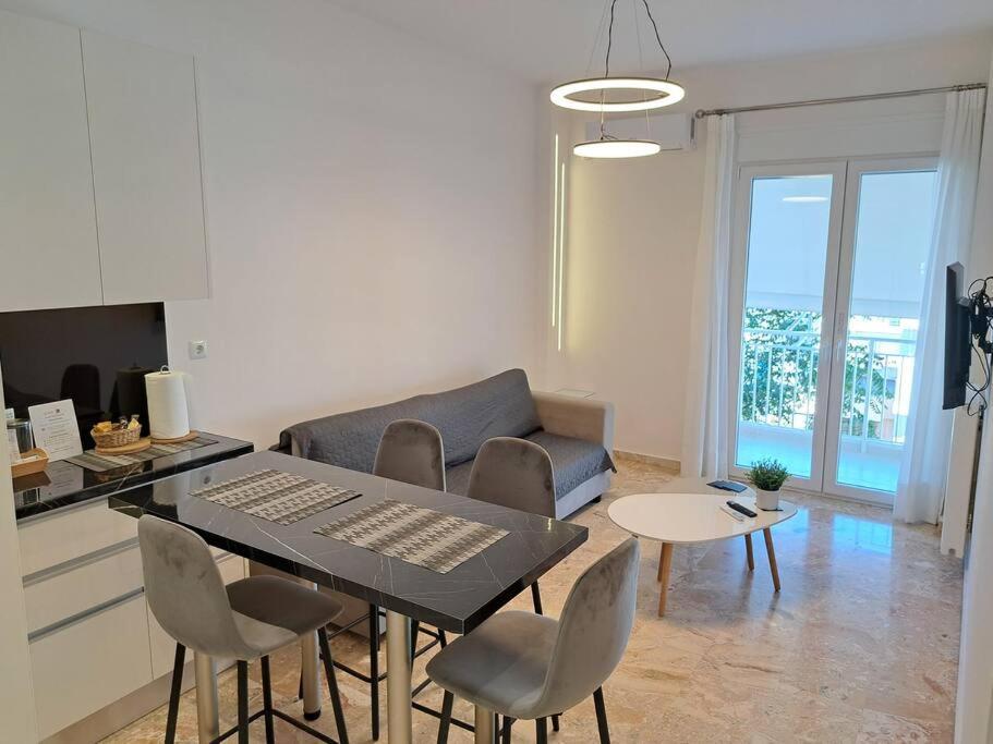 Luxury Suite Patras Exteriör bild