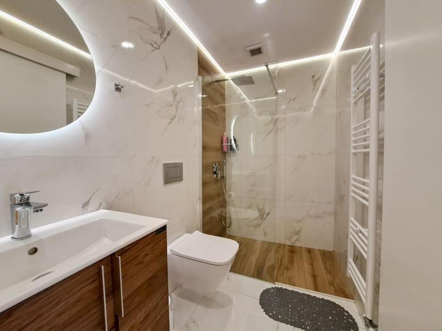 Luxury Suite Patras Exteriör bild