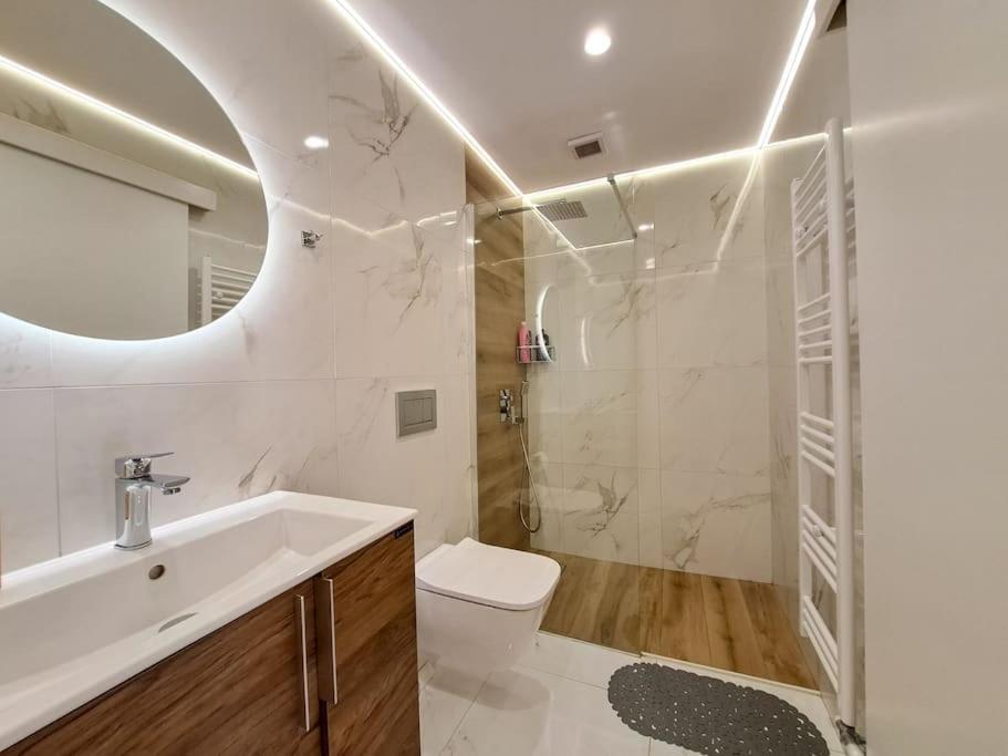 Luxury Suite Patras Exteriör bild